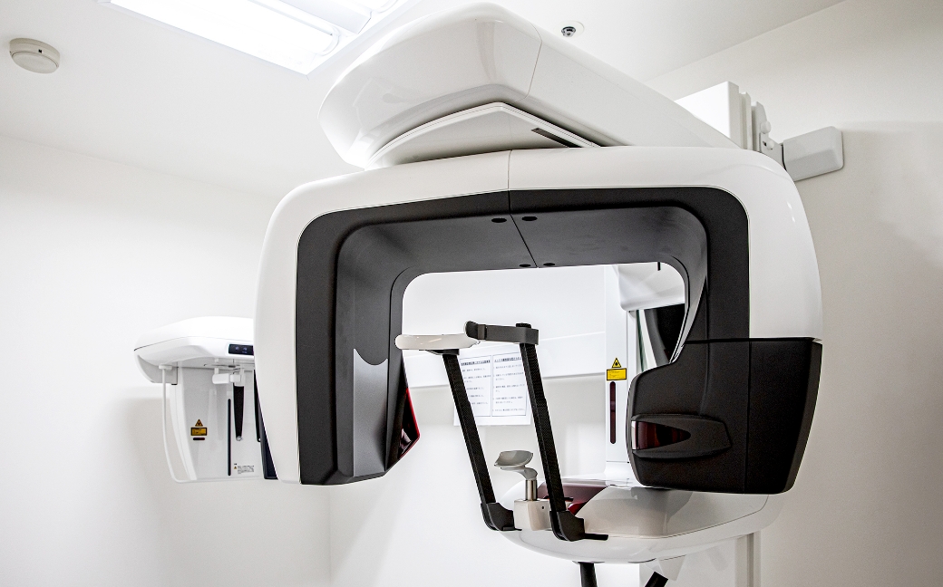 歯科用パノラマ・断層撮影X線診断装置の写真